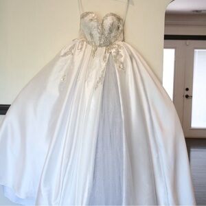 Wedding dress Custom made